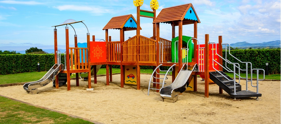 Maleo's sand machine maintains playgrounds 